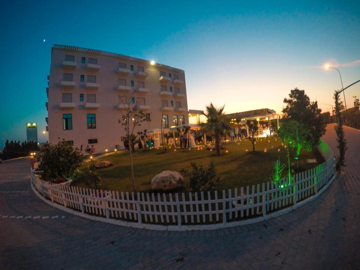 Hotel Delta Premium Durrës Exteriör bild