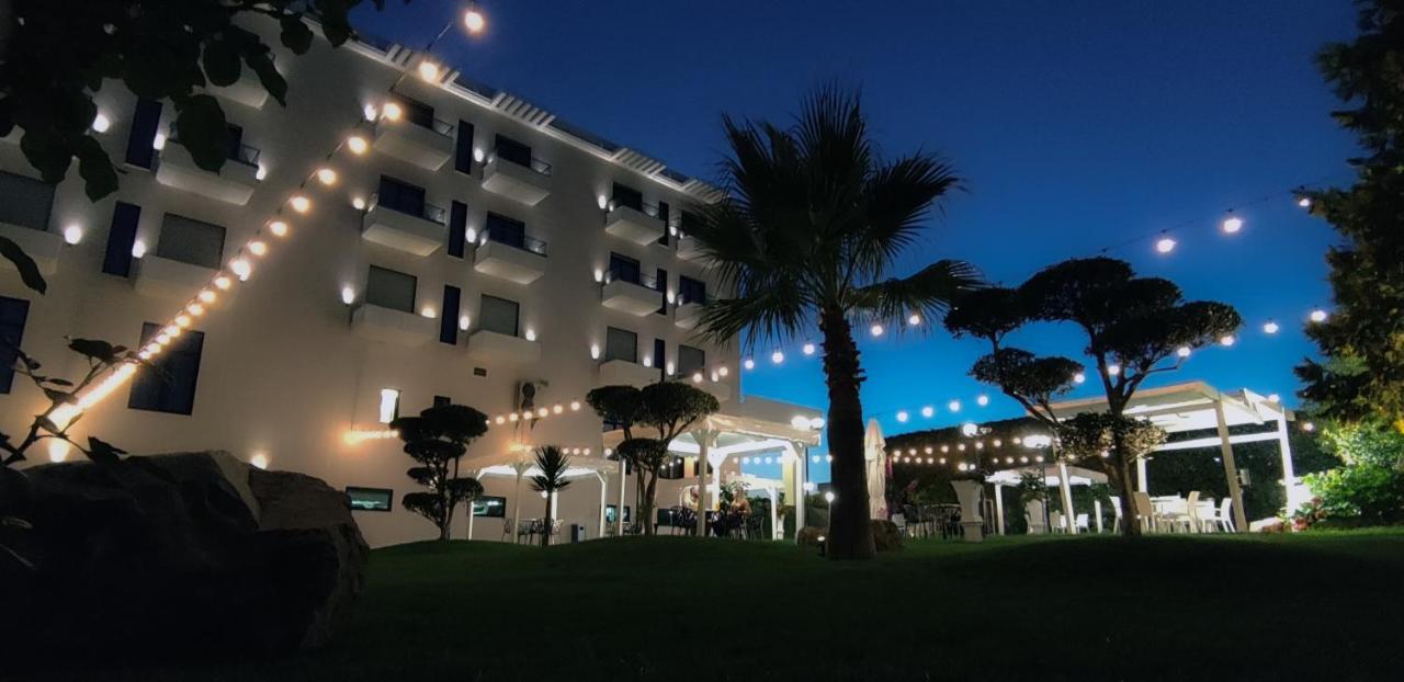 Hotel Delta Premium Durrës Exteriör bild