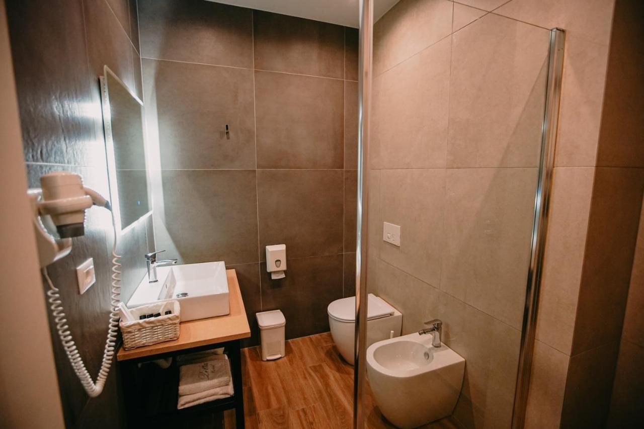 Hotel Delta Premium Durrës Exteriör bild