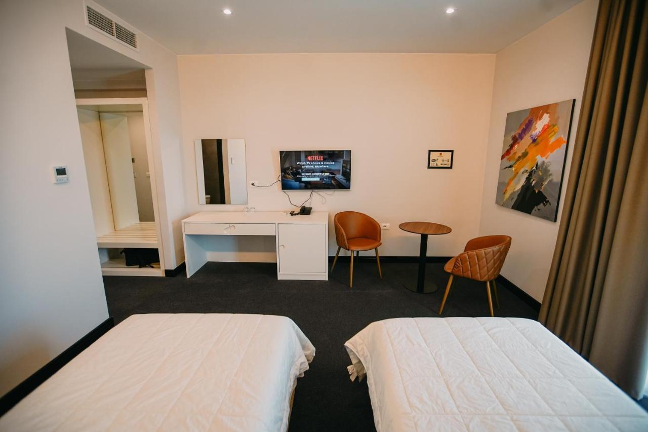 Hotel Delta Premium Durrës Exteriör bild