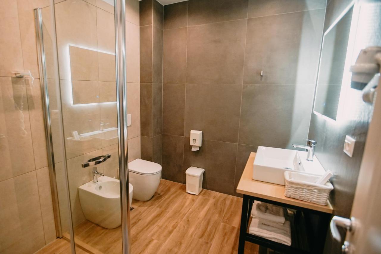 Hotel Delta Premium Durrës Exteriör bild