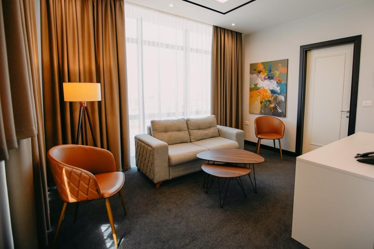 Hotel Delta Premium Durrës Exteriör bild