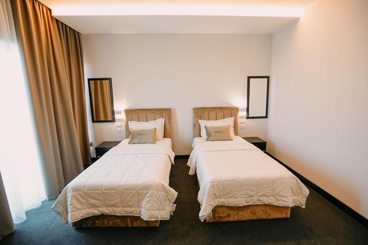 Hotel Delta Premium Durrës Exteriör bild