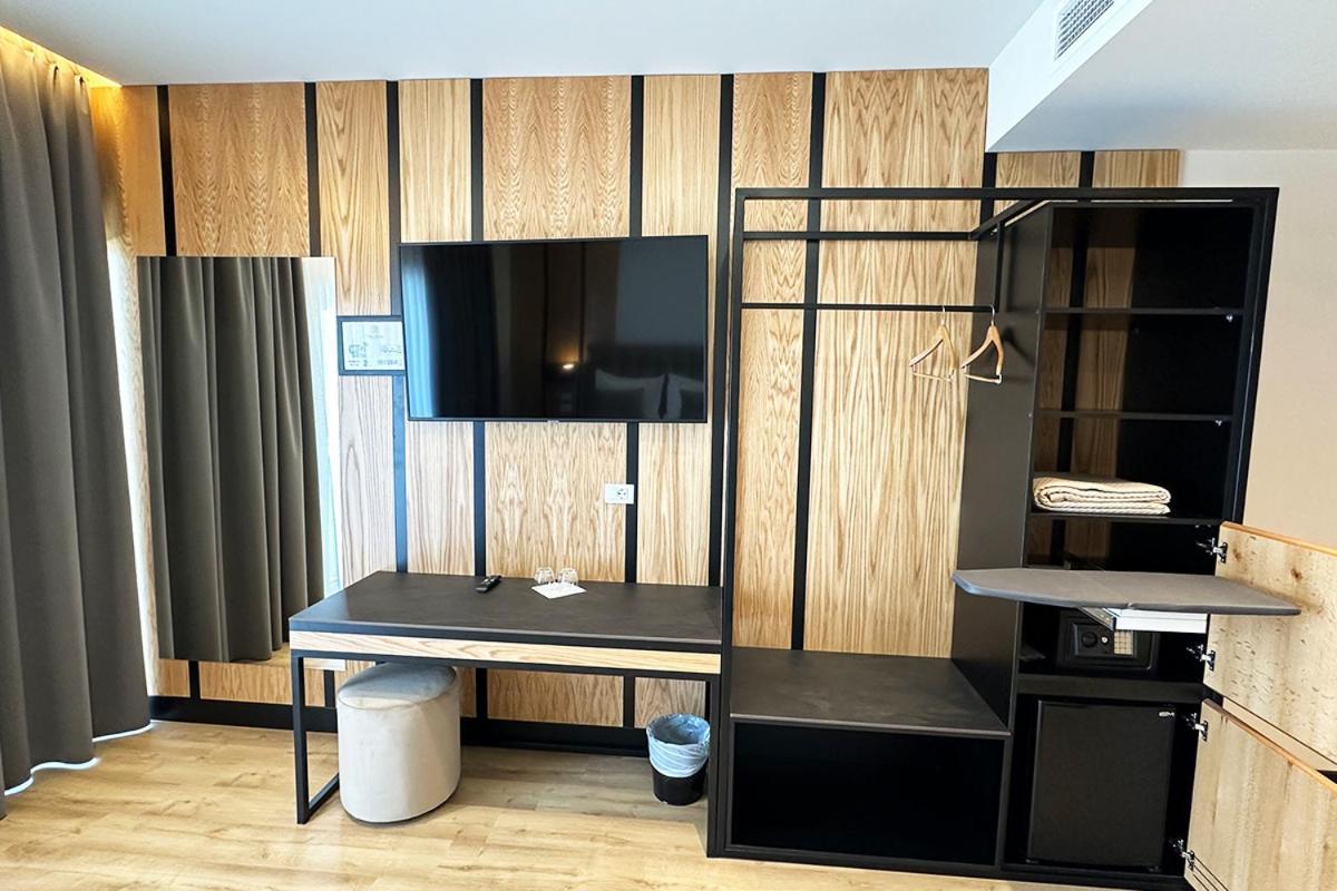 Hotel Delta Premium Durrës Exteriör bild