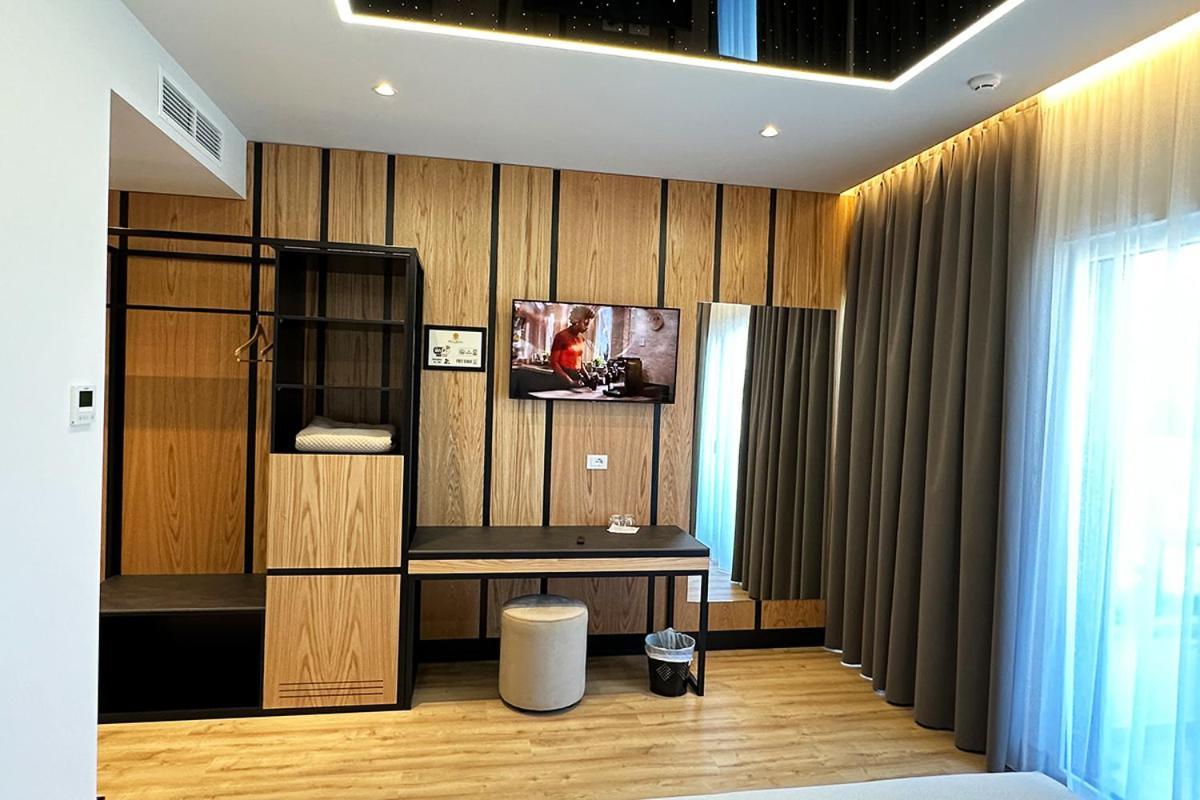 Hotel Delta Premium Durrës Exteriör bild